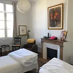 Beautifully Renovated On Place New York Angouleme