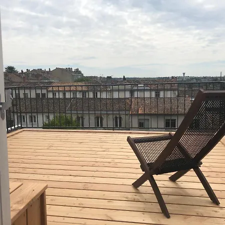 Beautifully Renovated On Place New York *